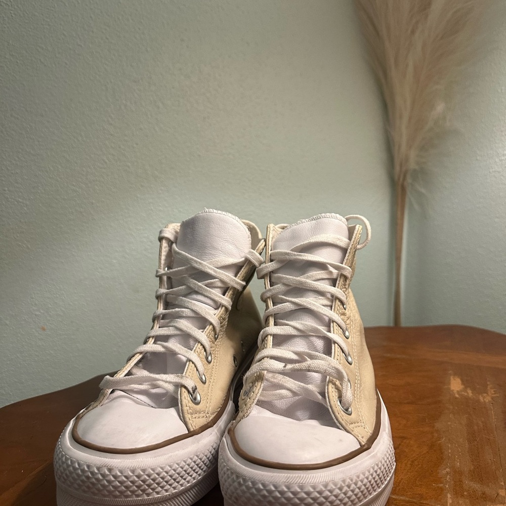 Leather Converse Cream High-Top platforms Sneakers
